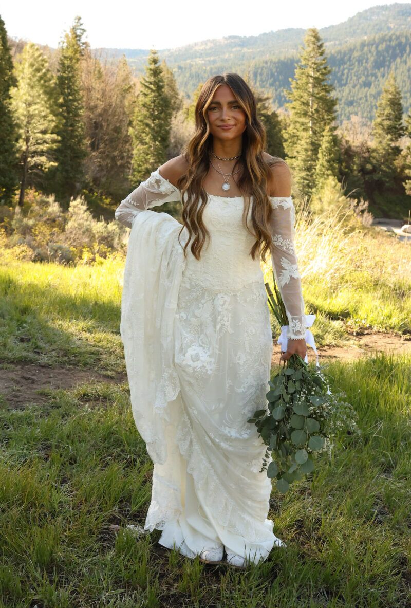 long billow sleeve wedding dress David's Bridal, Plunge Neckline Billow Sleeve Wedding Dress New Wedding Dress Save 28%